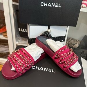 CHANEL Women's Pink Chain Sandals